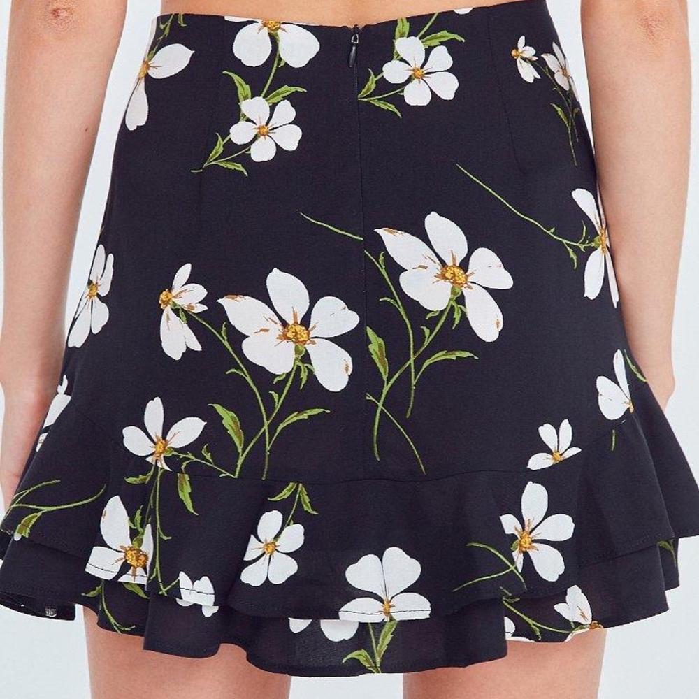 Kimchi Blue Floral Flippy Mini Skirt - Picture 4 of 6